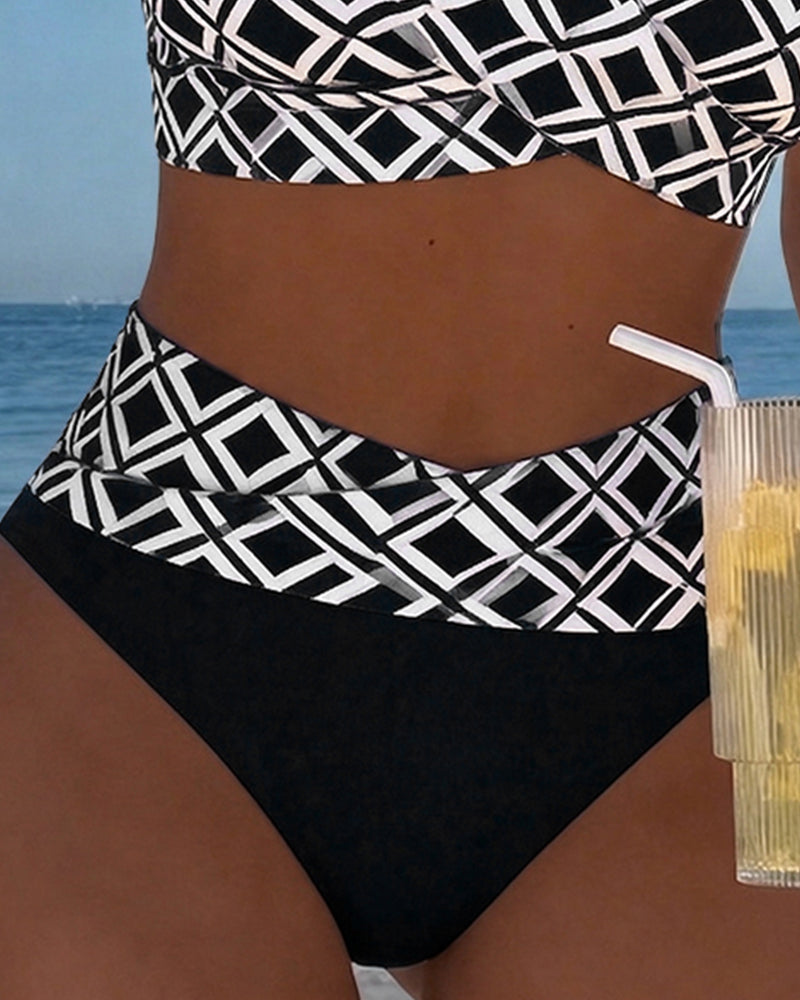 Bikini de dos piezas con corte de sujetador y patrón de diamante
