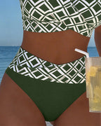 Bikini de dos piezas con corte de sujetador y patrón de diamante