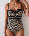 Bañador moderno con estampado y cuello halter