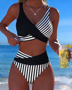 Bikini de Rayas Cruzadas Impresas